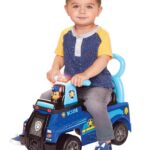 Chase Cruiser ride-on vehicle for kids with realistic design and easy steering - vue 5